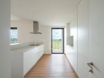 Apartamento T3 para Arrendamento em Lumiar