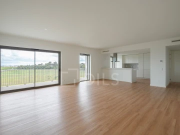 Apartamento T3 para Arrendamento em Lumiar