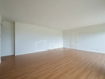 Apartamento T3 para Arrendamento em Lumiar