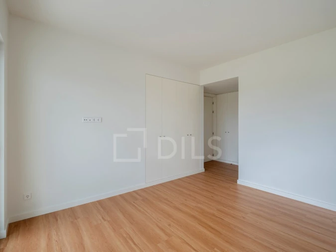 Apartamento T3 para Arrendamento em Lumiar Foto 12