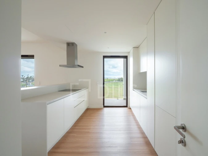 Apartamento T3 para Arrendamento em Lumiar Foto 5