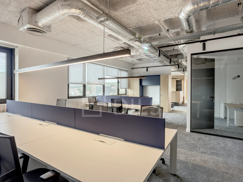 Escritório para Arrendamento em Campolide Foto 3