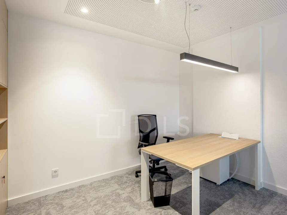 Escritório para Arrendamento em Campolide Foto 12