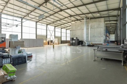 Armazém para Venda em Oliveira do Mondego e Travanca do Mondego