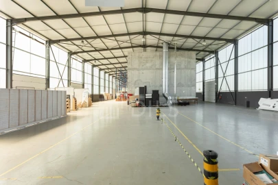 Armazém para Venda em Oliveira do Mondego e Travanca do Mondego