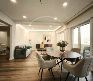 Apartamento T3 para Venda em Benfica