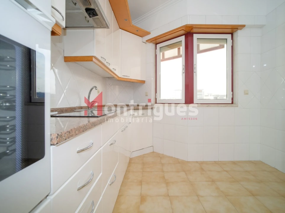 Apartamento T1 para Arrendamento em Avenidas Novas Foto 7