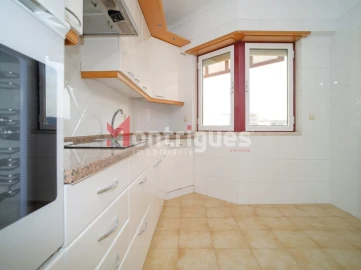 Apartamento T1 para Arrendamento em Avenidas Novas