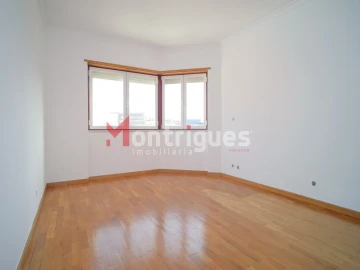 Apartamento T1 para Arrendamento em Avenidas Novas