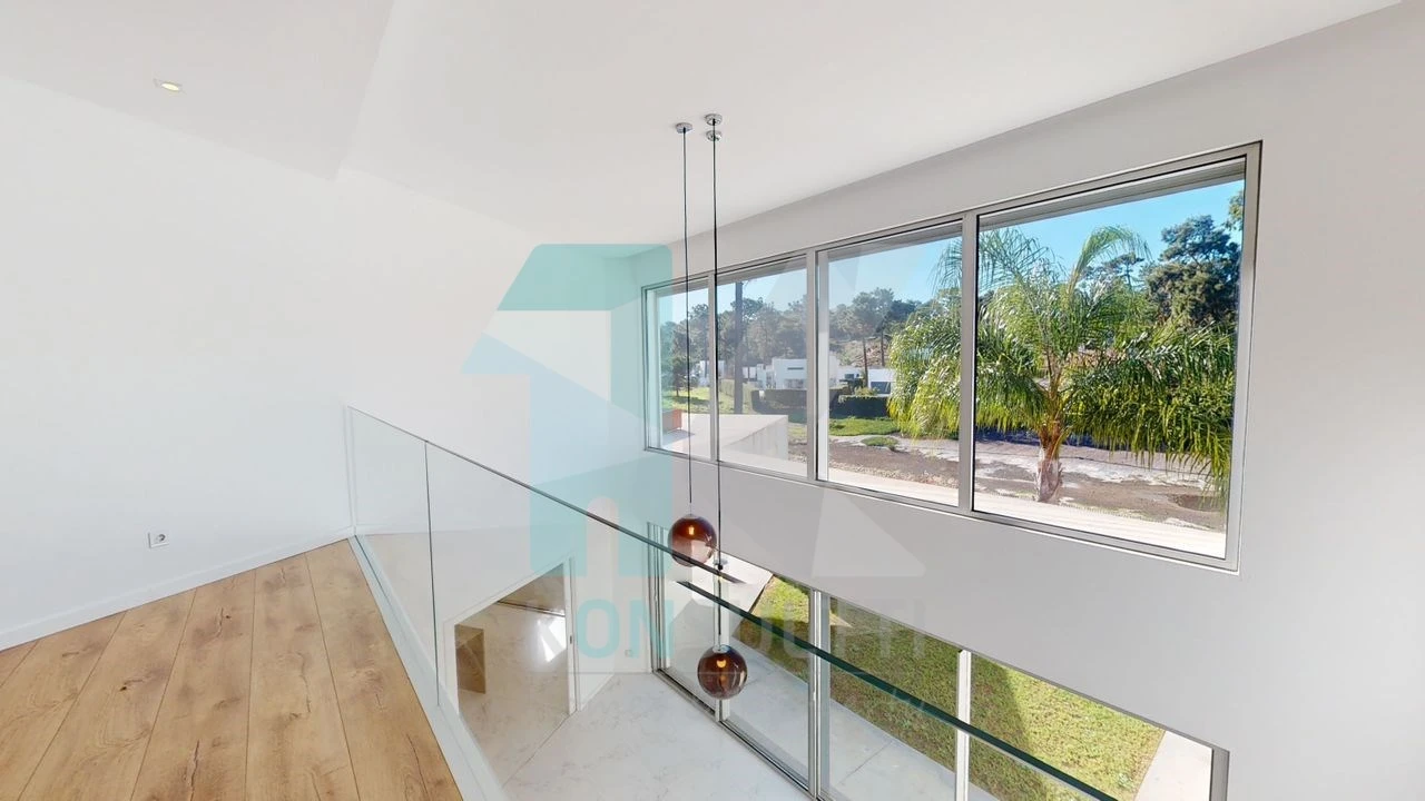 Moradia T6 para Venda em Charneca de Caparica e Sobreda Foto 3