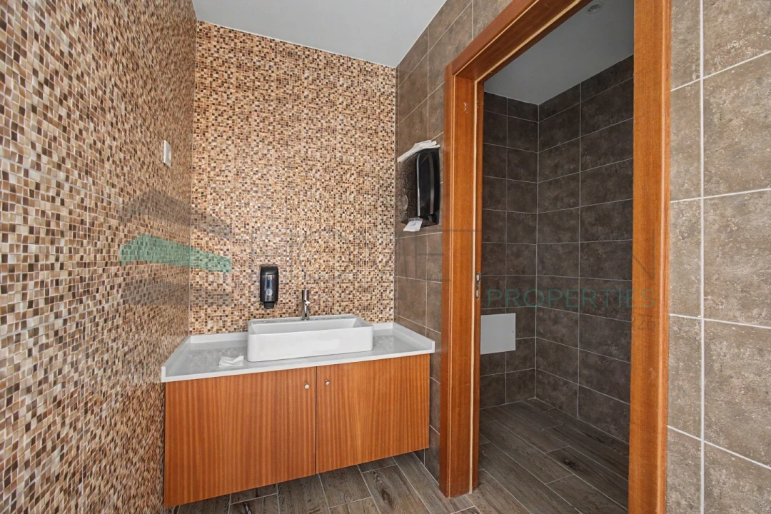 Negócio para Venda em Quarteira Foto 10