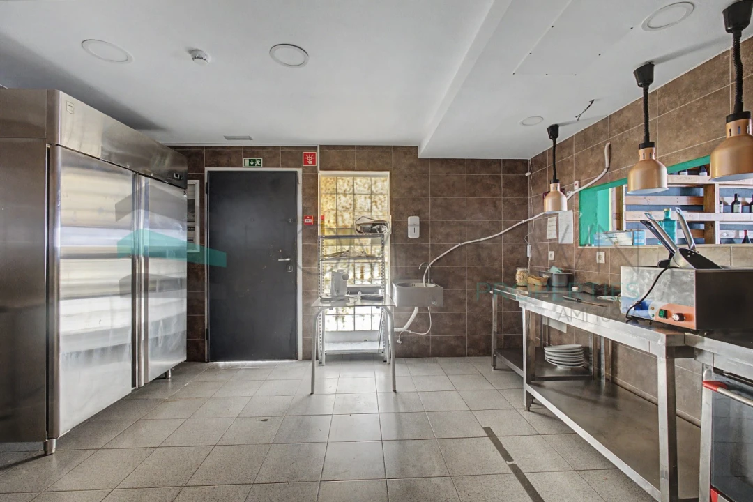 Negócio para Venda em Quarteira Foto 33