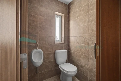 Negócio para Venda em Quarteira