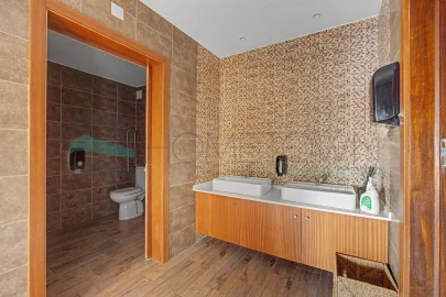 Negócio para Venda em Quarteira