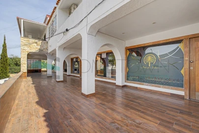 Negócio para Venda em Quarteira