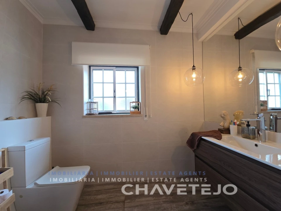 Moradia T4 para Venda em Serra e Junceira Foto 8