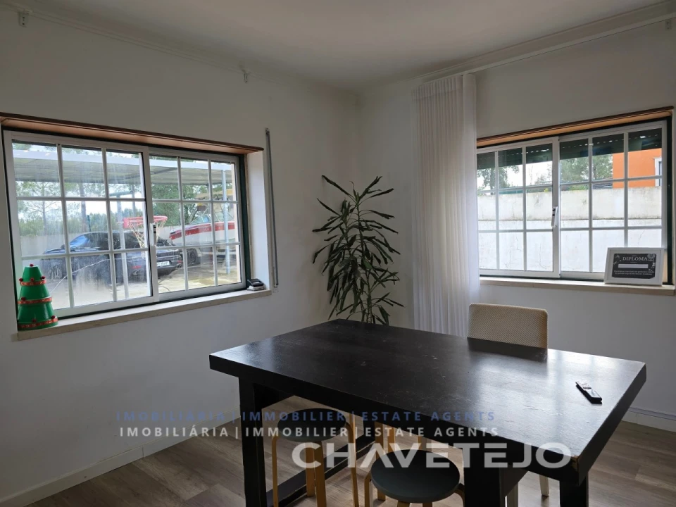 Moradia T4 para Venda em Serra e Junceira Foto 9