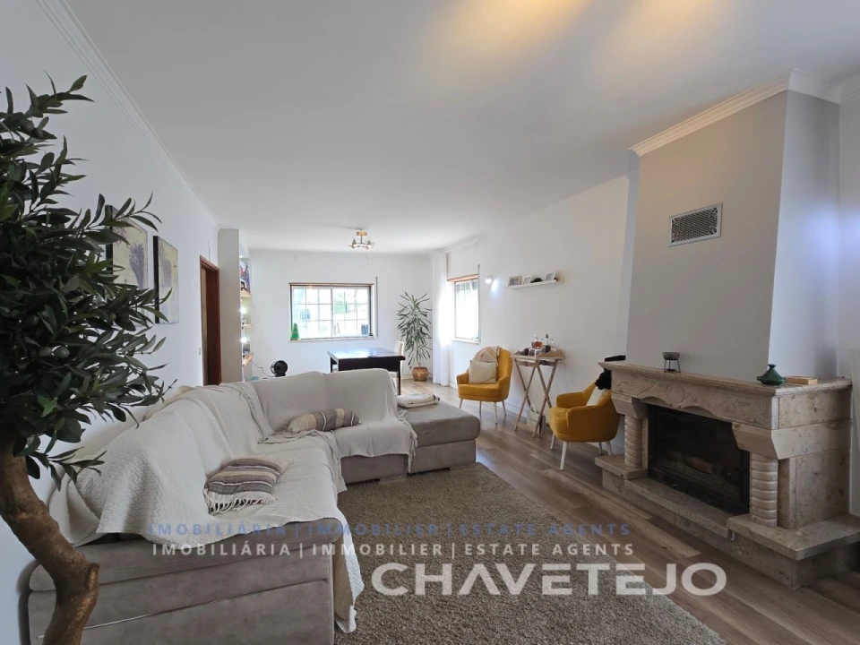 Moradia T4 para Venda em Serra e Junceira Foto 10