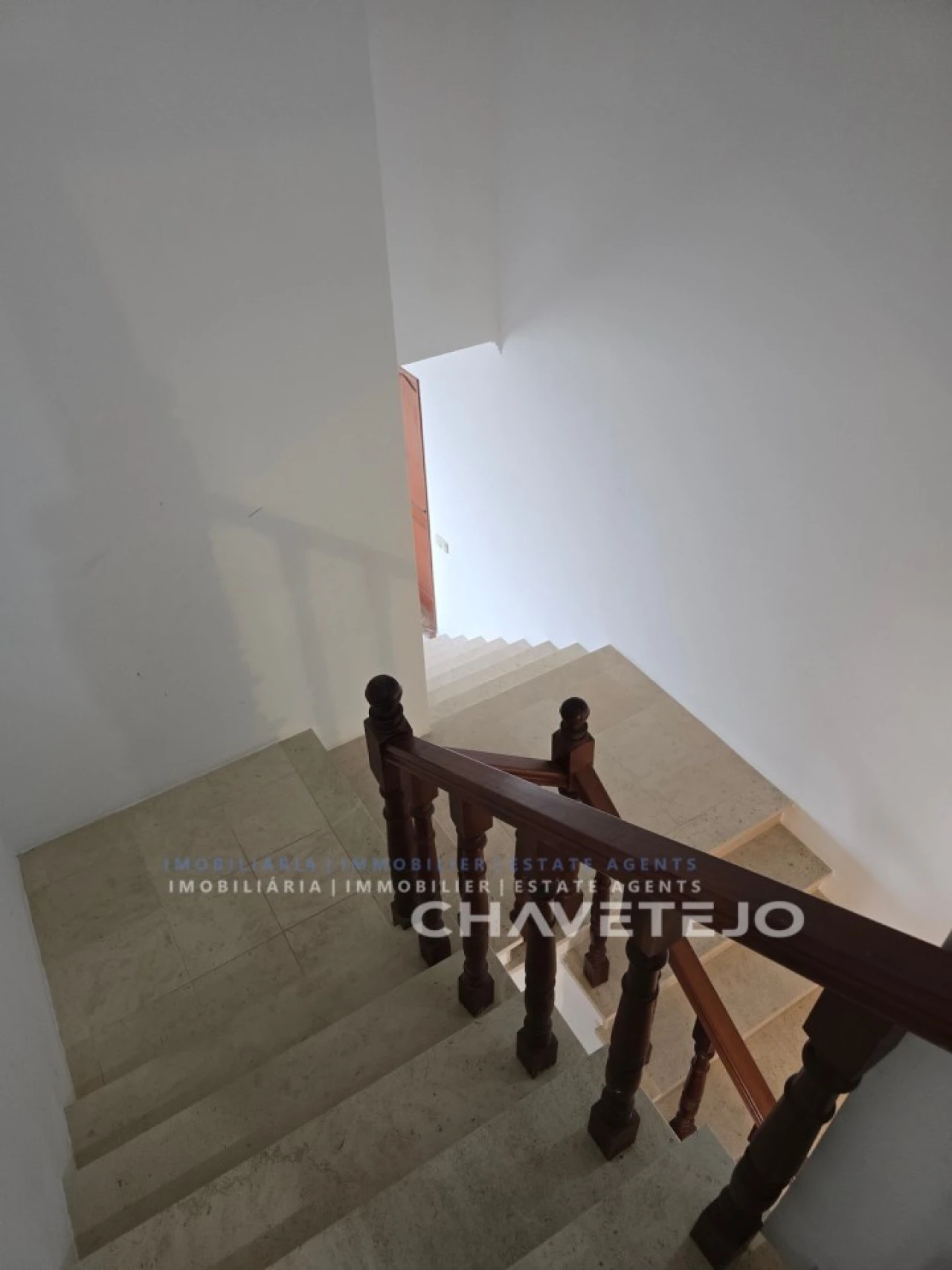 Moradia T4 para Venda em Serra e Junceira Foto 12