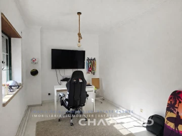 Moradia T4 para Venda em Serra e Junceira