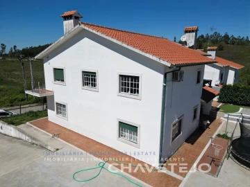 Moradia T4 para Venda em Serra e Junceira
