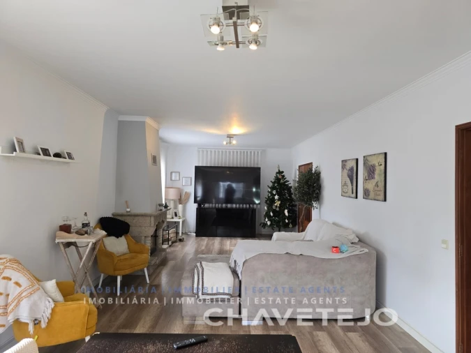 Moradia T4 para Venda em Serra e Junceira Foto 11