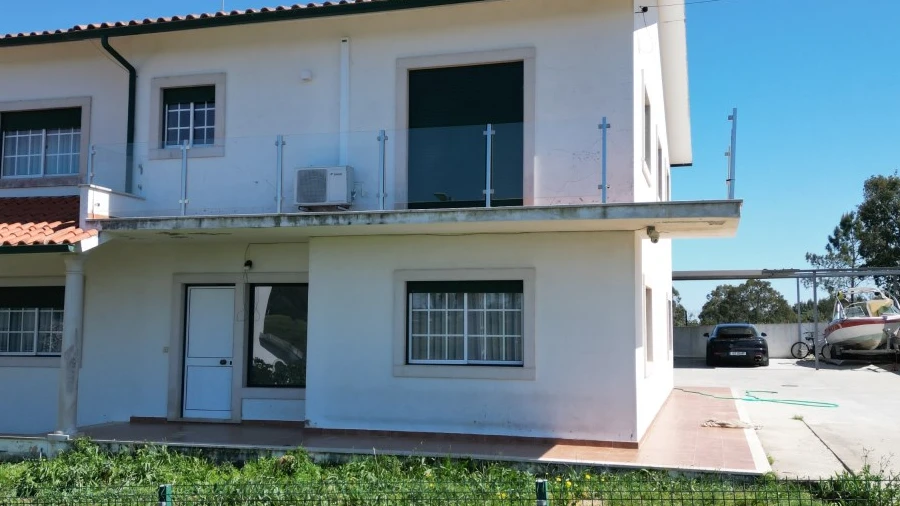 Moradia T4 para Venda em Serra e Junceira
