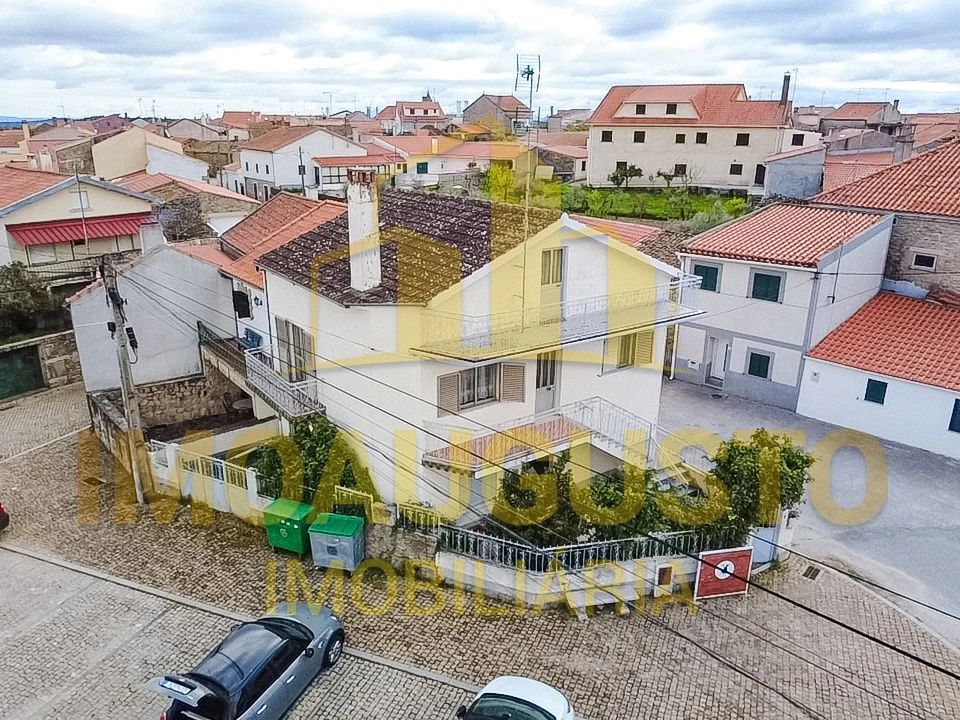 Moradia T2 para Venda em Nave de Haver Foto 2