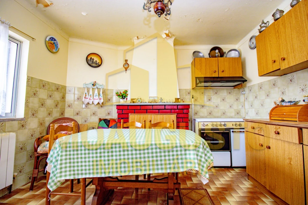 Moradia T2 para Venda em Nave de Haver Foto 7