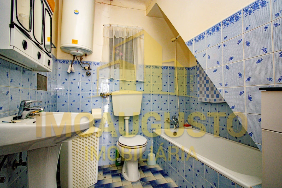 Moradia T2 para Venda em Nave de Haver Foto 15