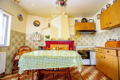 Moradia T2 para Venda em Nave de Haver