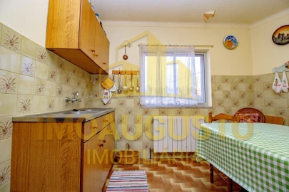 Moradia T2 para Venda em Nave de Haver