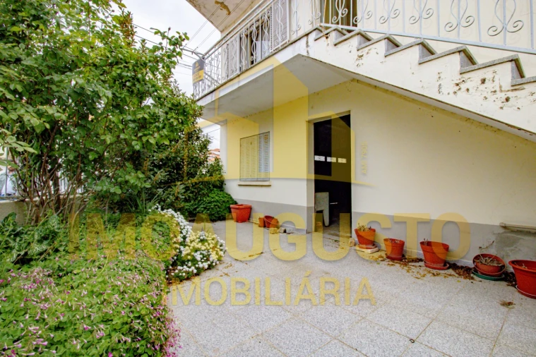 Moradia T2 para Venda em Nave de Haver Foto 5