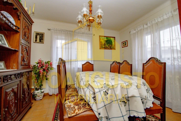 Moradia T2 para Venda em Nave de Haver Foto 9