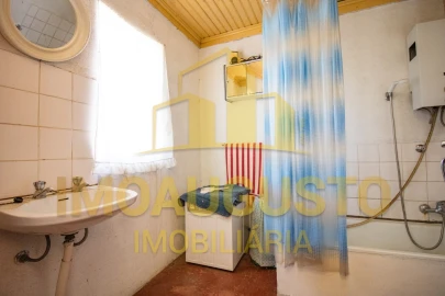 Moradia T3 para Venda em Freches e Torres