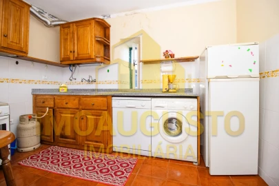 Moradia T4 para Venda em Baraçal