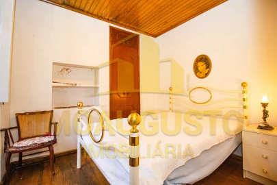 Moradia T4 para Venda em Baraçal