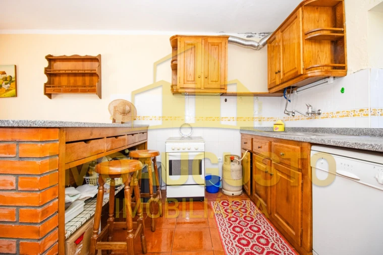 Moradia T4 para Venda em Baraçal Foto 8