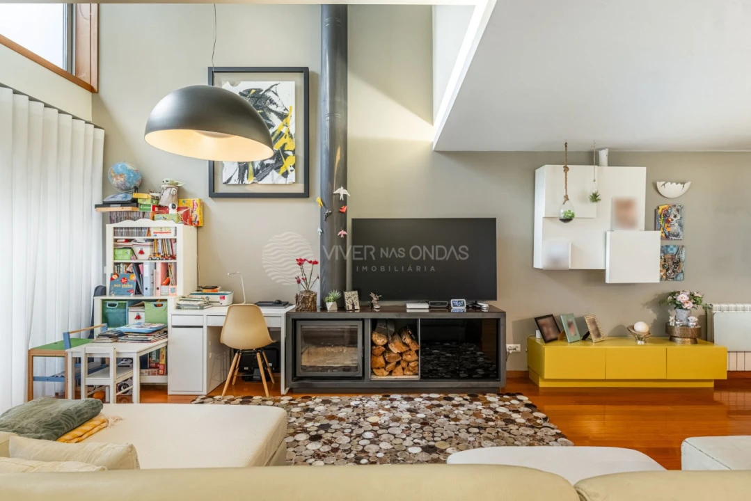 Moradia T4 para Venda em Milheiros Foto 3