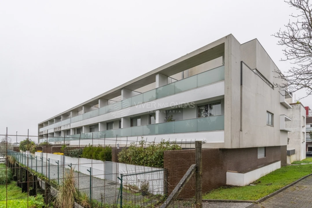 Moradia T4 para Venda em Milheiros Foto 41