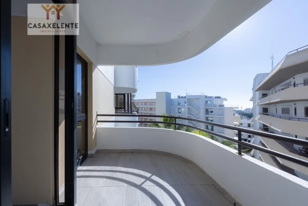 Apartamento T2 para Venda em Quarteira Foto 2