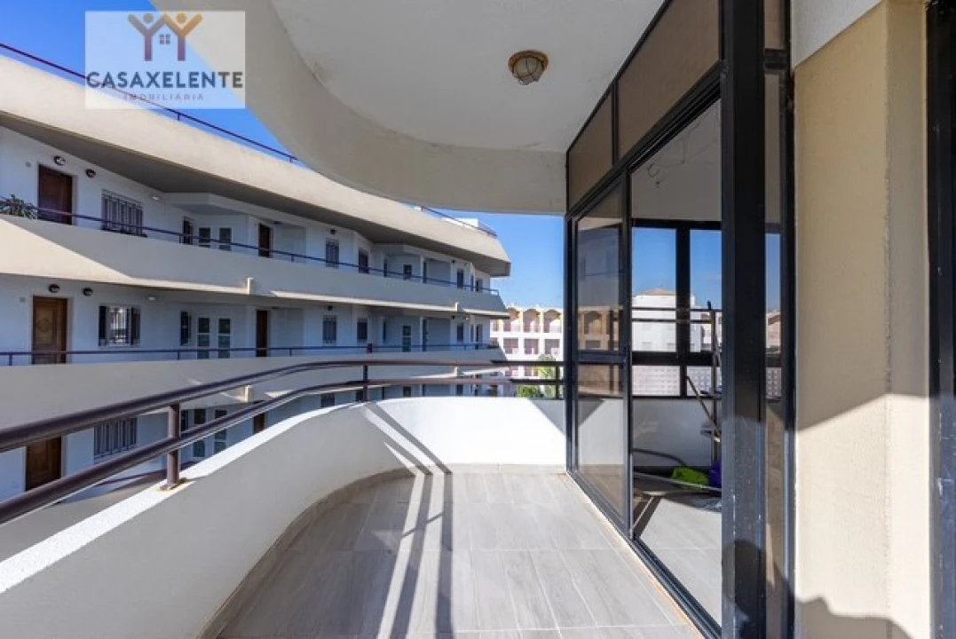 Apartamento T2 para Venda em Quarteira Foto 6