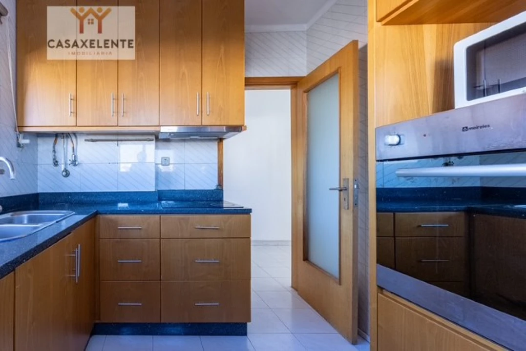 Apartamento T2 para Venda em Quarteira Foto 15