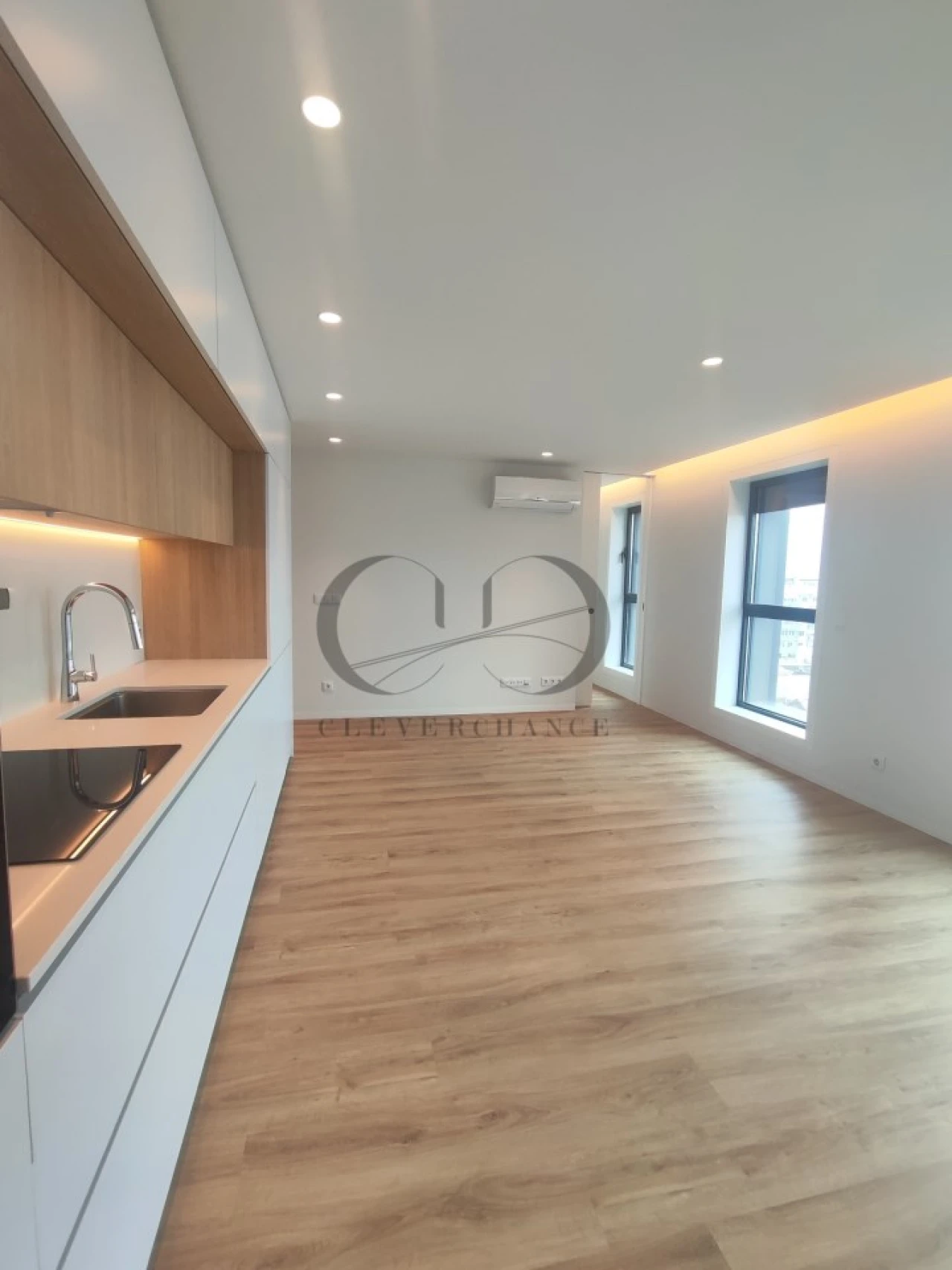 Apartamento T1 para Venda em Mafamude e Vilar do Paraíso Foto 1