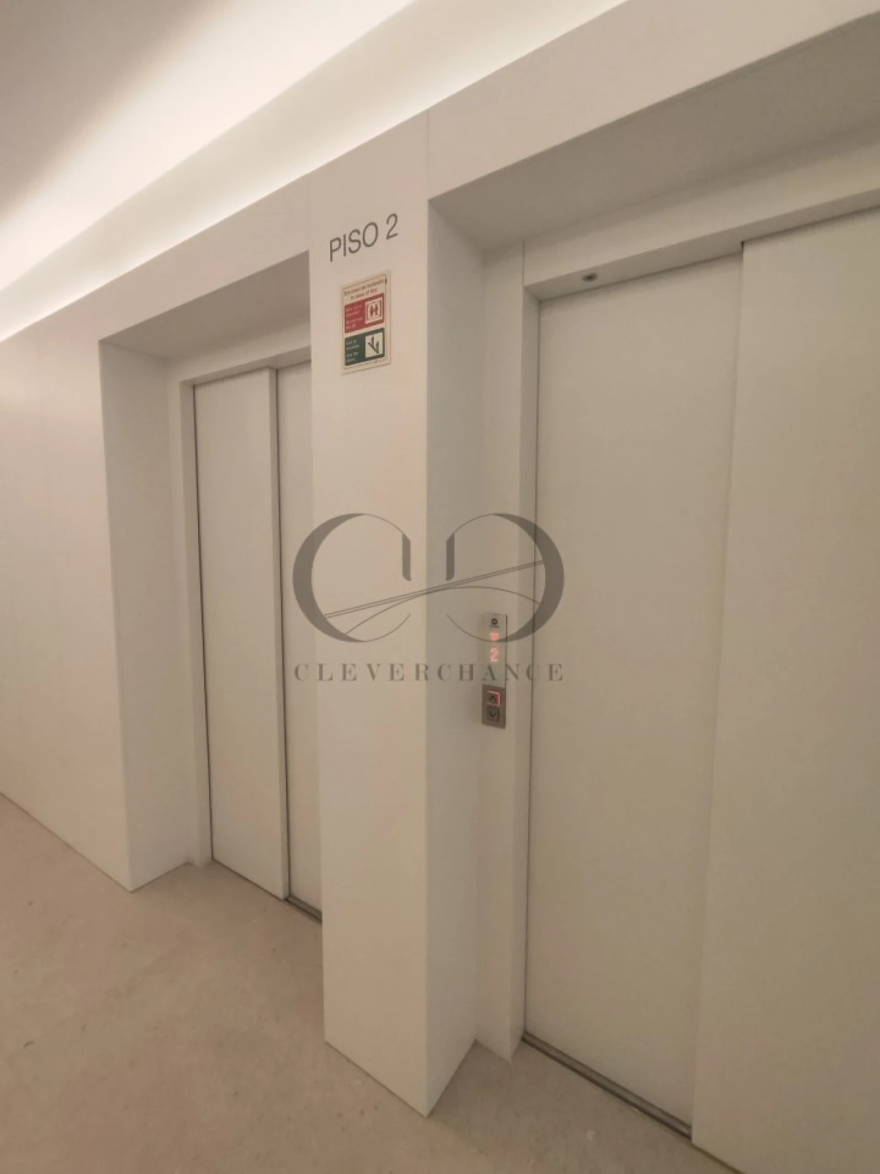 Apartamento T1 para Venda em Mafamude e Vilar do Paraíso Foto 4