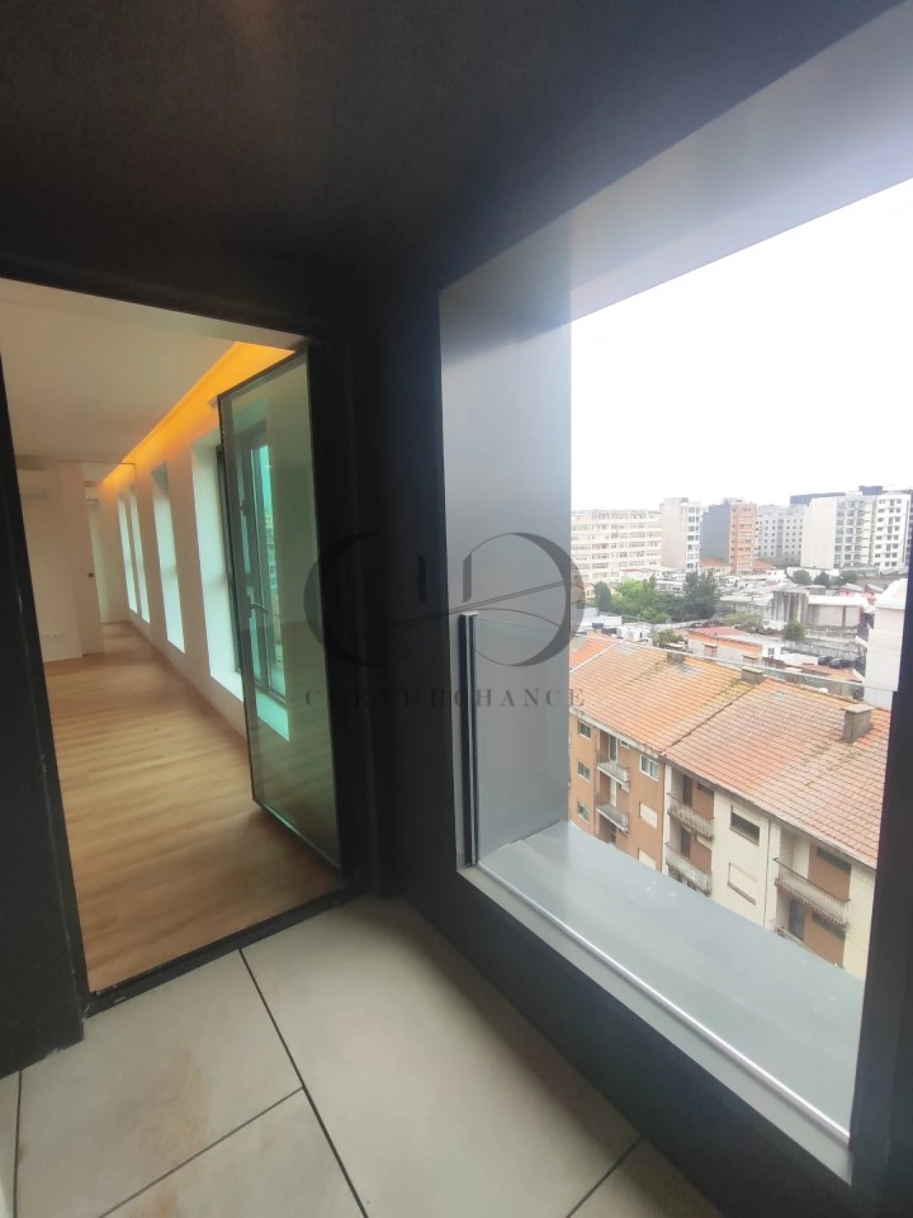 Apartamento T1 para Venda em Mafamude e Vilar do Paraíso Foto 19