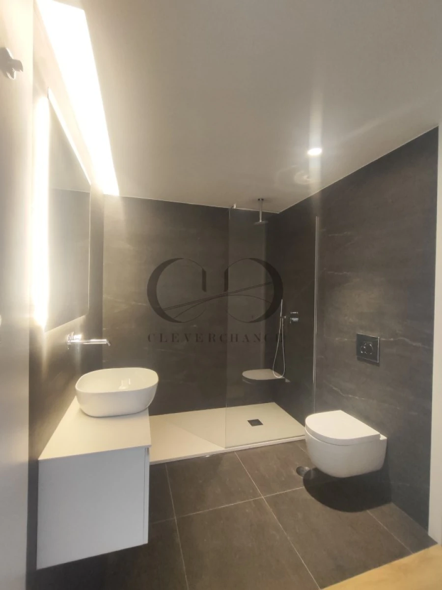 Apartamento T1 para Venda em Mafamude e Vilar do Paraíso Foto 7