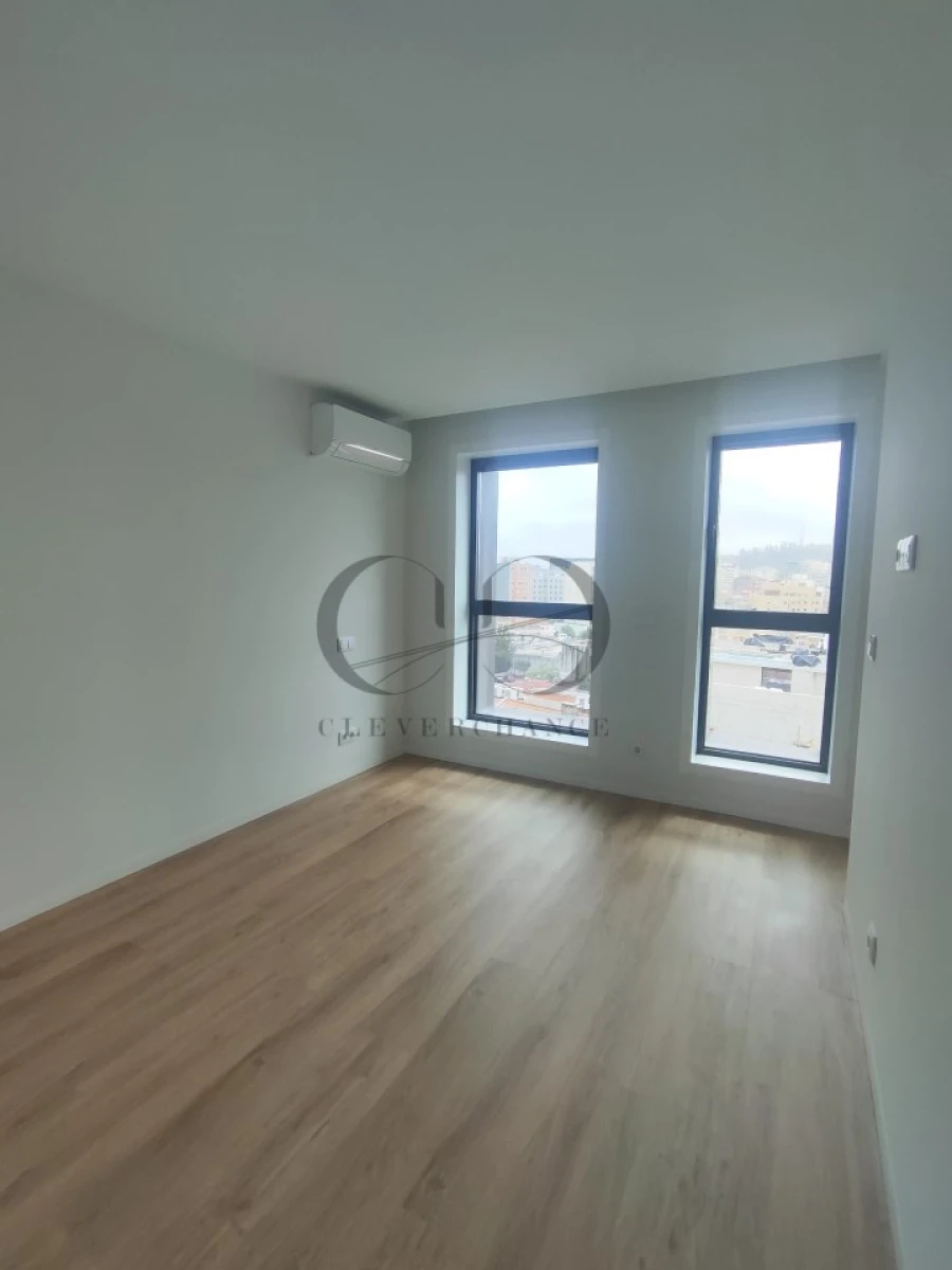 Apartamento T1 para Venda em Mafamude e Vilar do Paraíso Foto 11