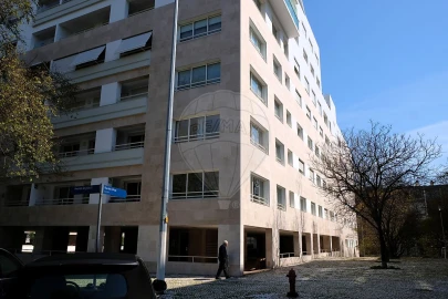 Apartamento T1 para Arrendamento em Parque das Nações