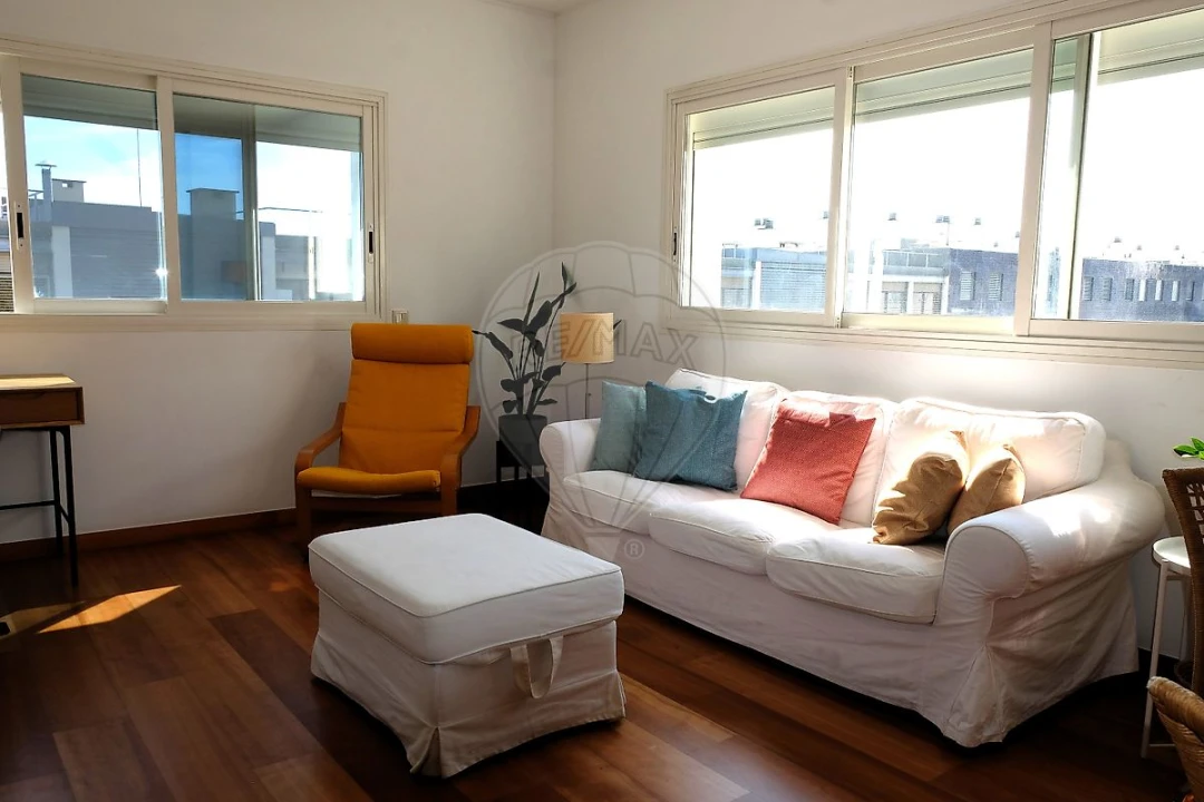 Apartamento T1 para Arrendamento em Parque das Nações Foto 1